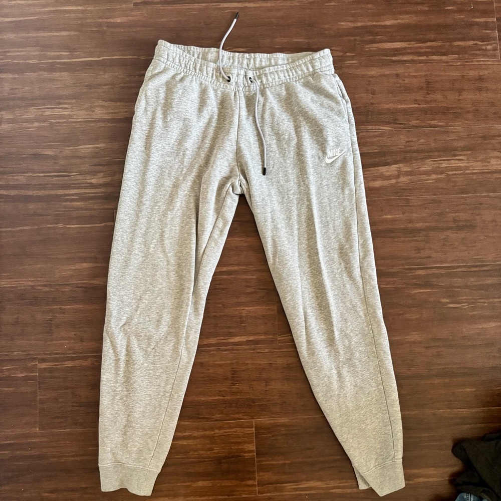 Nike Gray Joggers | Size Medium | Good Condition